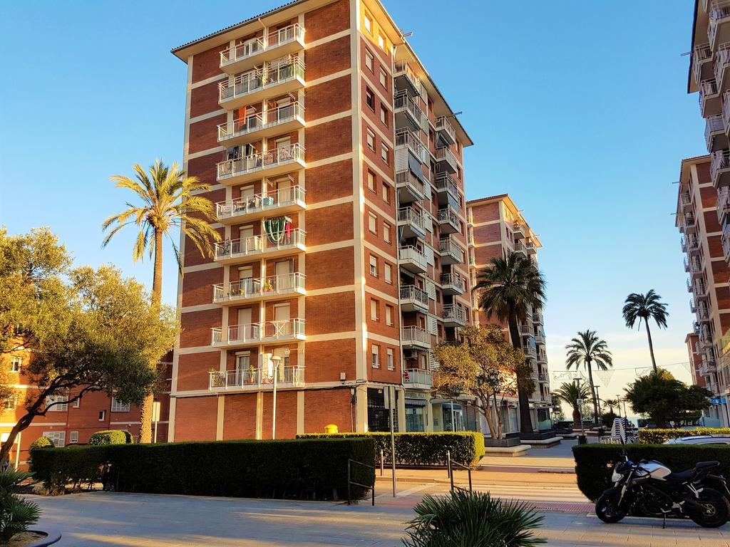 Helena Seaview & Beach-Apartment Монгат Екстер'єр фото
