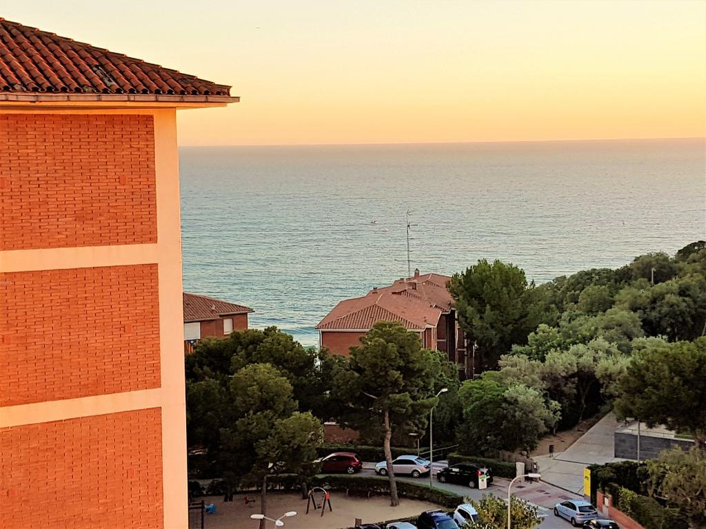 Helena Seaview & Beach-Apartment Монгат Екстер'єр фото