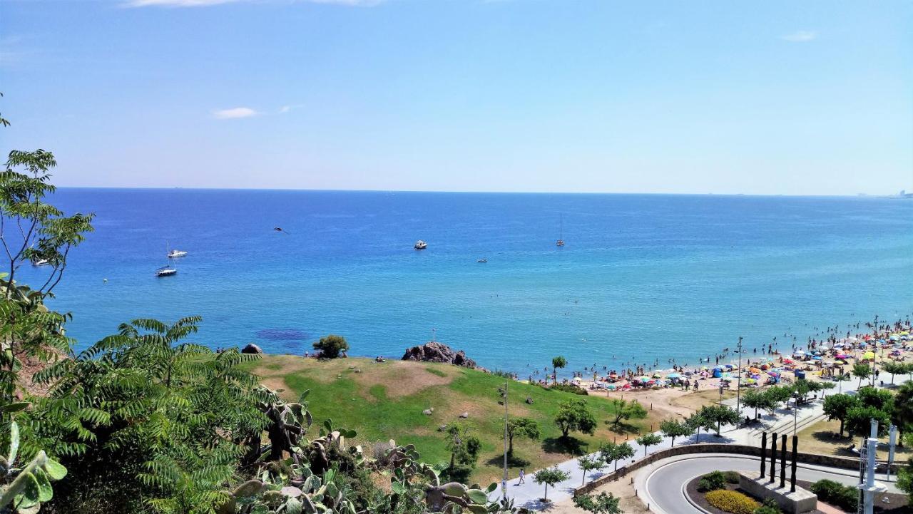 Helena Seaview & Beach-Apartment Монгат Екстер'єр фото