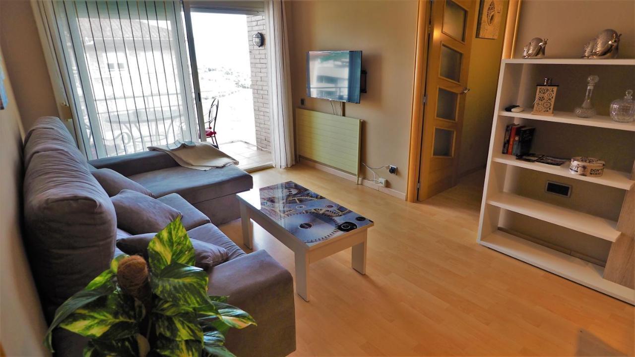 Helena Seaview & Beach-Apartment Монгат Екстер'єр фото